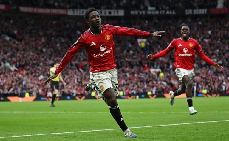 Manchester United Edge Liverpool 3–2 in Thrilling Old Trafford Classic Manchester United vs Liverpool Match Result 3–2 in the Premier League